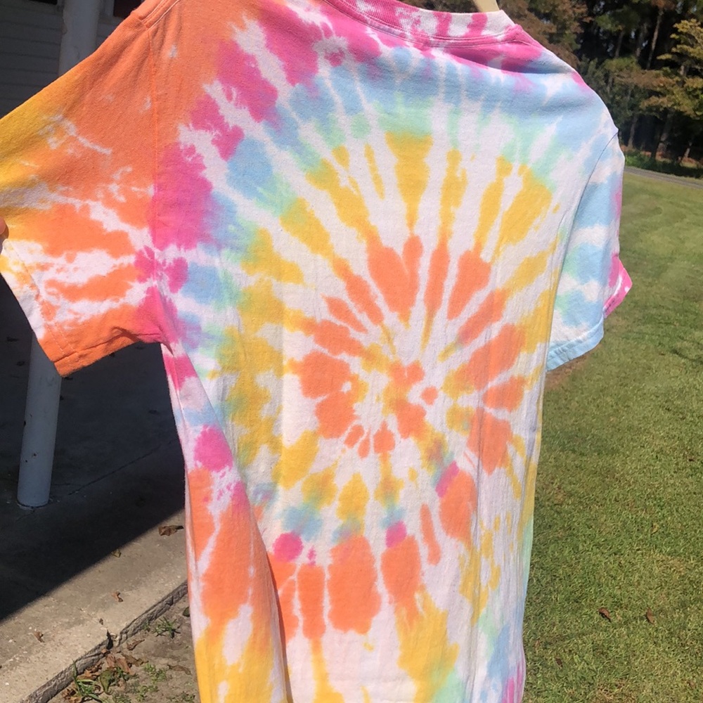 Vintage Spiral Tie-Dye Rainbow Cotton Tee Shirt 🌈 - Picture 4 of 11